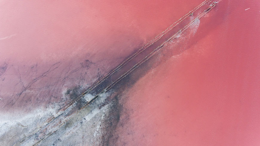 Соленое розовое озеро в Евпатории